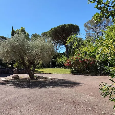Appartement T2 Dans Luxueuse St Raphael Proche Des Golfs Saint-Raphaël
